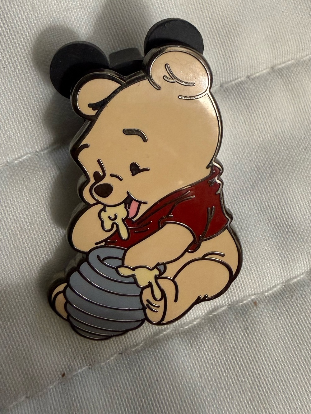Disney Silver Winnie the Pooh Pin Backing (2008)